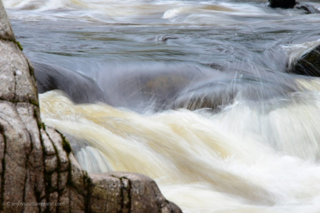 Stromschnellen am Findhorn River